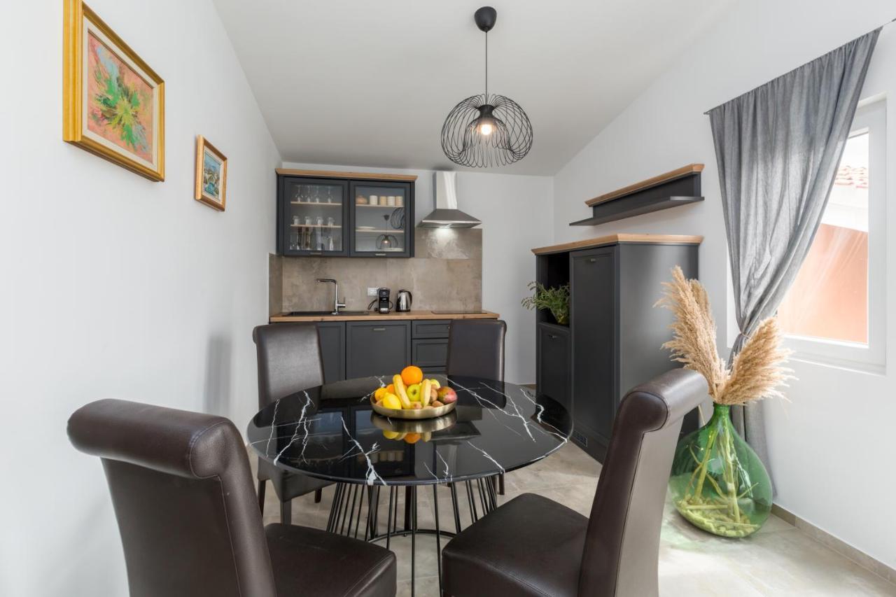 Apartments Zomzi Poreč Eksteriør billede