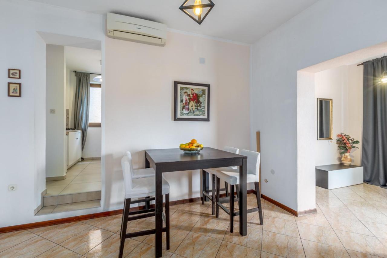 Apartments Zomzi Poreč Eksteriør billede