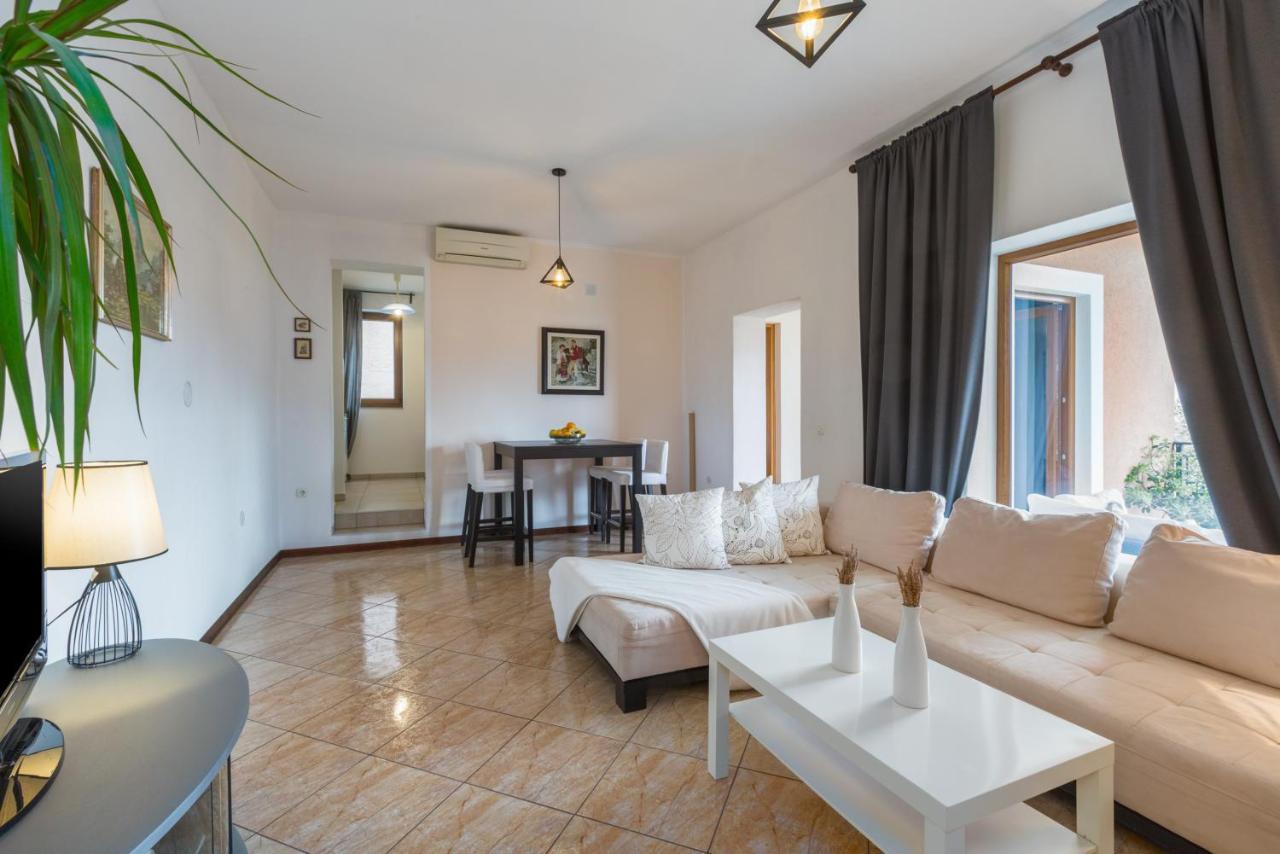 Apartments Zomzi Poreč Eksteriør billede