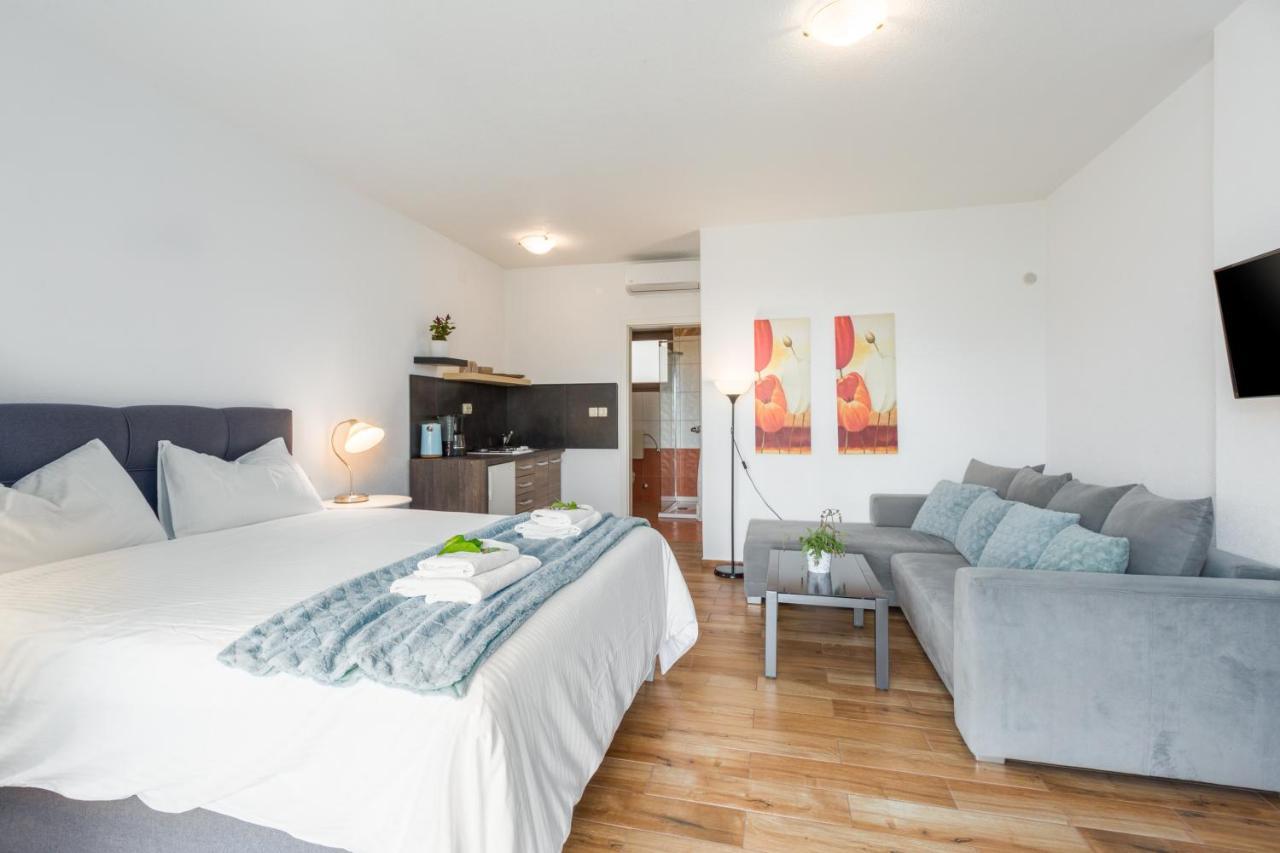 Apartments Zomzi Poreč Eksteriør billede