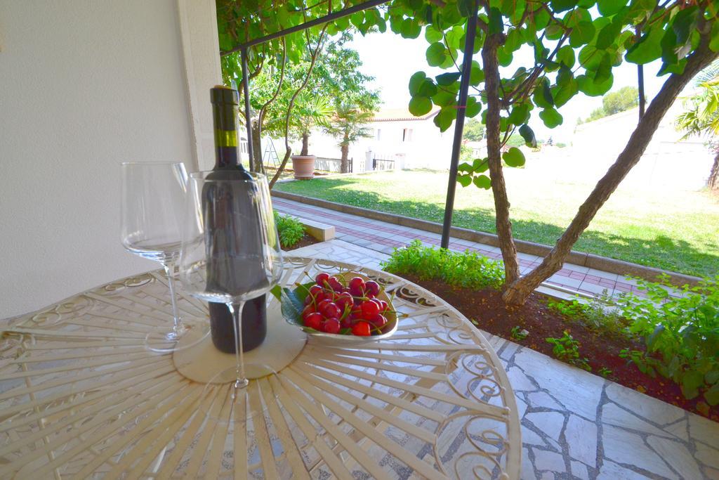 Apartments Zomzi Poreč Eksteriør billede